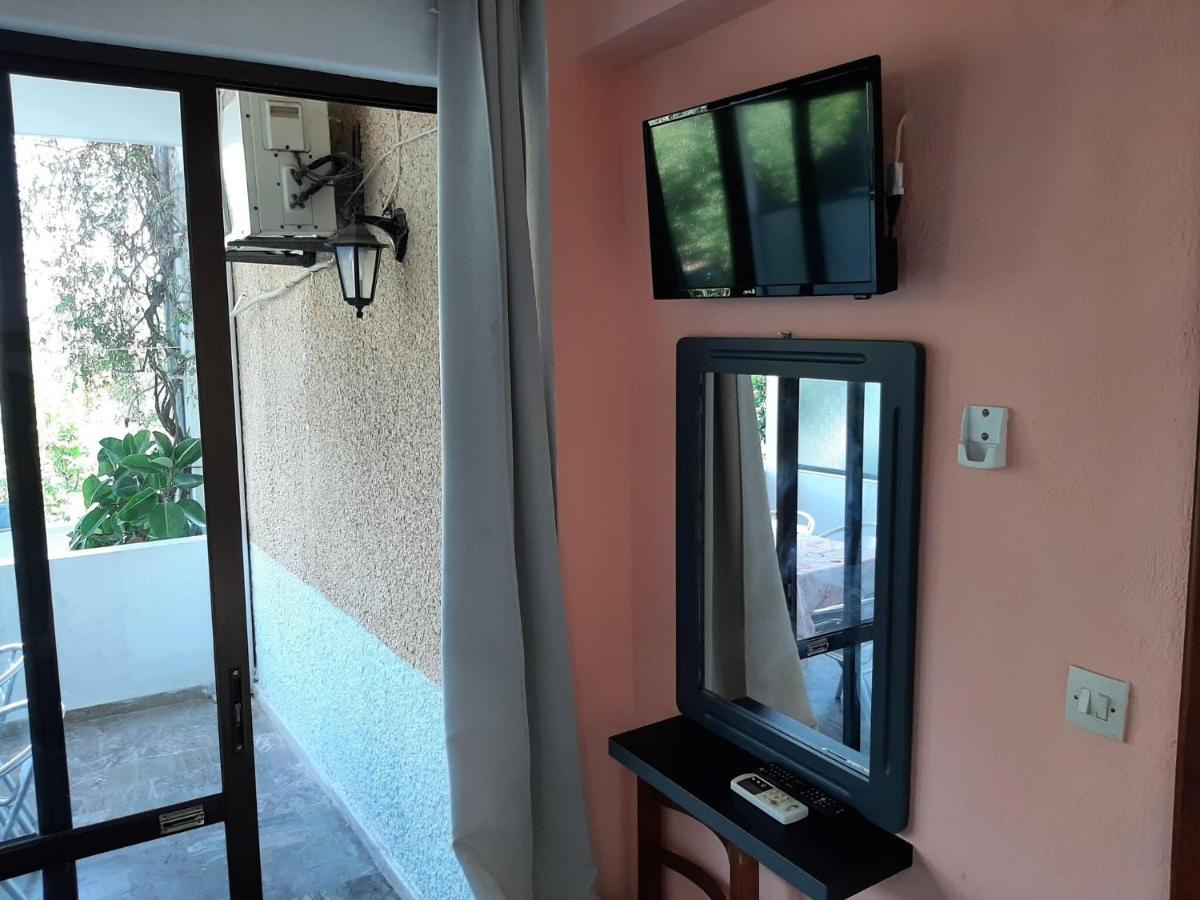 Cheerful Apartment In Mpenitses With Balcony Exterior photo